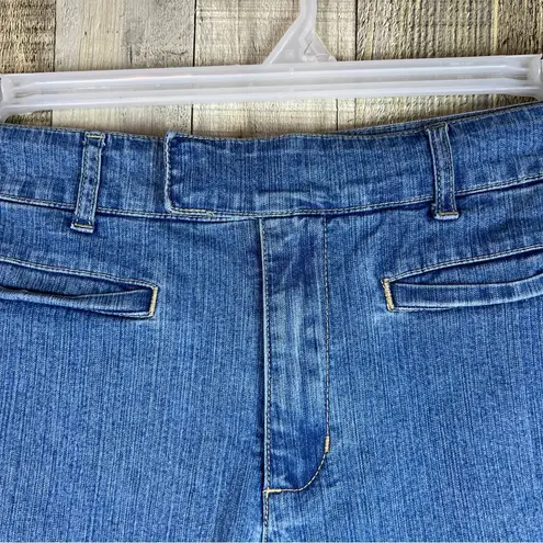 Gloria Vanderbilt Size 8 Lightwash Capri’s