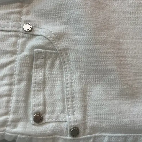 Liverpool 25-Inch The Skinny Crop - Bright White size 6 Pull On Elastic Waist