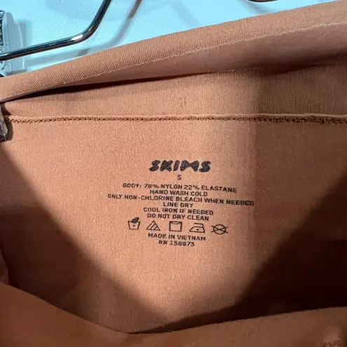 SKIMS Seamless Sculpt Mid-Thigh Shorts Size Small in Bronze Brown