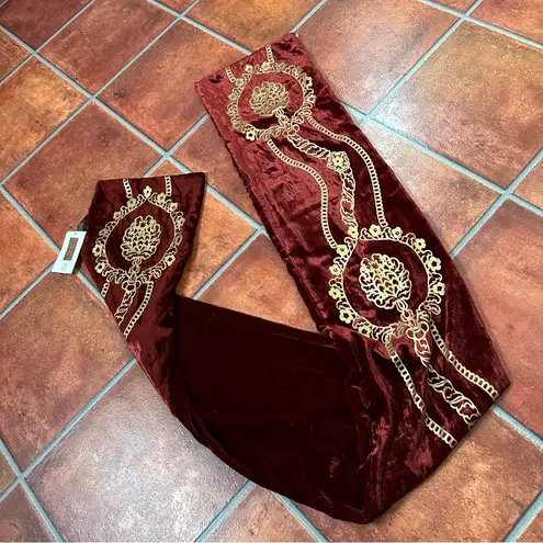 NWT The Met Tudor Rose Velvet Scarf Red