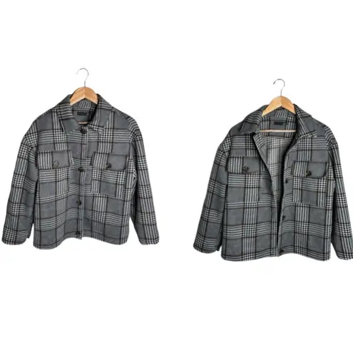 Plaid Shacket Size Medium Black Tape White Black Blue Brown Pockets Flannel