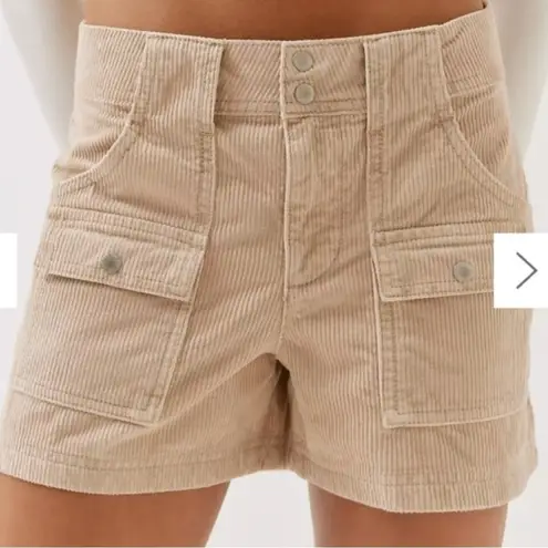 Urban Outfitters NWT  BDG
Zoey Corduroy Cargo Short
Beige Size 4