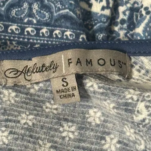 Absolutely Famous Boutique Blue/White Paisley Print Sleeveless Top NWT