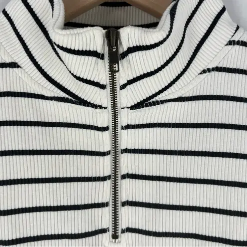 The Upside Women's Ezi Tiena Quarter