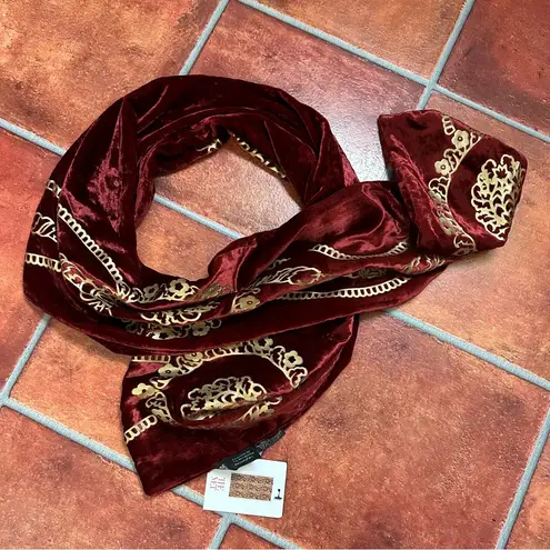 NWT The Met Tudor Rose Velvet Scarf Red