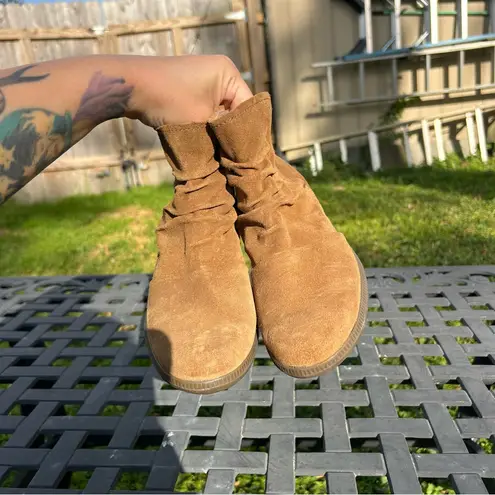 Munro Scout Tobacco Suede Ruched Water Resistant Comfort Bootie size 5.5