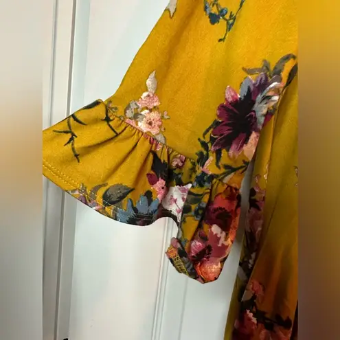 Acting Pro Fall Floral Dress Medium EUC 3/4 Ruffle Flare Sleeves