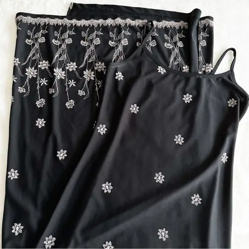 Younique Clothing Vintage Black Floral Embroidered Maxi Dress Women's Medium