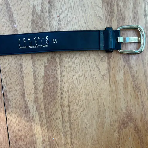 New York Studio Ladies Black Gold Leather Belt Medium Medallion Vintage
