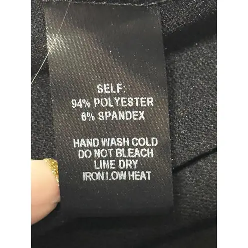 Lululs Black Sleeveless Zip Up V