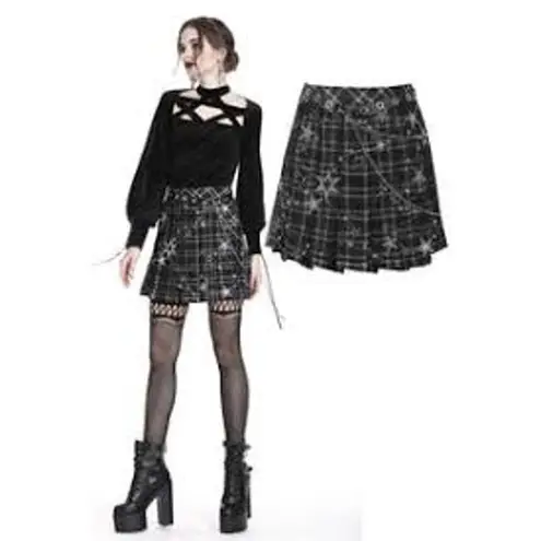 DARK IN LOVE Dolls Kill Mini Plaid Skirt KILT GOTH WHIMSY STARS Small S Black