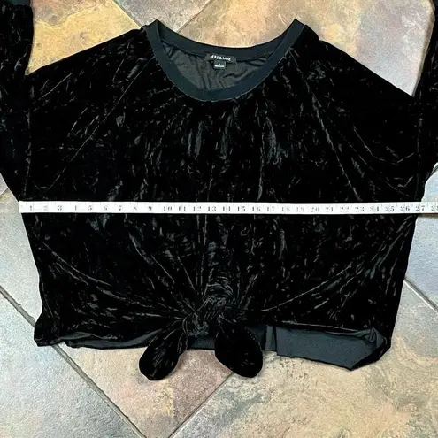 Hers & Mine  Black Velvet Tie Bottom Sweatshirt Large