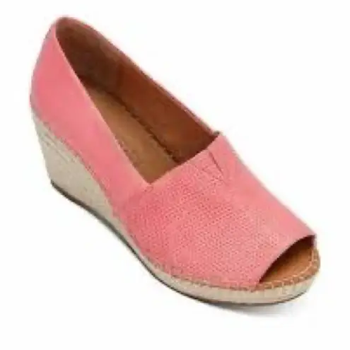 Gentle Souls Pink 7 1/2 by Kenneth Cole Wedge Espadrilles NIB