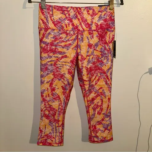 DSG women’s momentum capri Workout pants in abstract zebra tangerine size small Pink