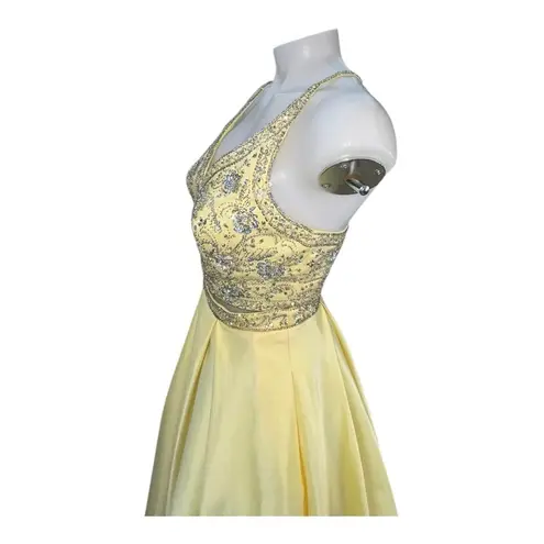 Splash PROM by Landa Elegant Yellow Evening Gown size 8 runs small. New