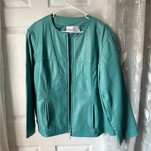 Newport News moto style Women Leather Turquoise plus sz 20W Jacket full zip up