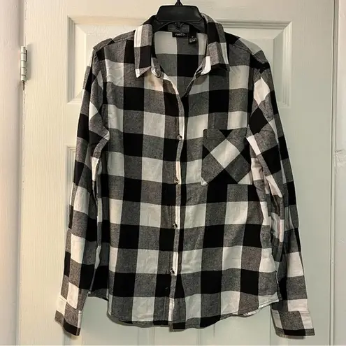 Rue 21 3/$24 ||  Plaid Flannel Button-Down Shirt - Size M