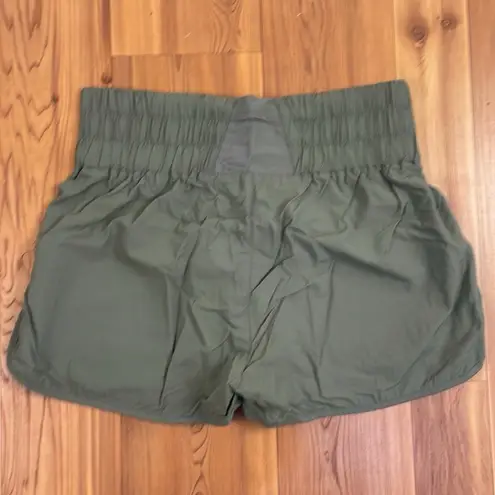 Zenana Outfitters Windbreaker Athletic Running Shorts Plus Size 2X Smocked Waist Nylon New