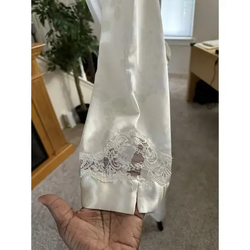 Vintage Satiny Lace Floral Print Belted Robe Sexy Whimsical Feminine Size S/M