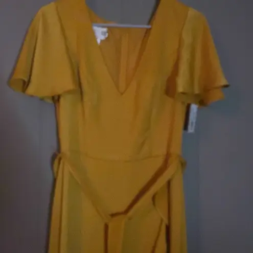 David's Bridal DAVID’S BRIDAL Bridesmaid Dress Women’s Size 6 Flutter Sleeve Crepe Satin Ruffle