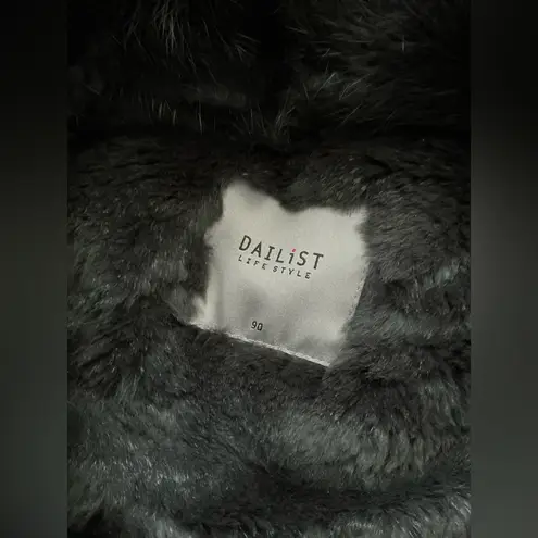 Beautiful EXTRA WARM Real FUR trim coat 🔥🔥 Black