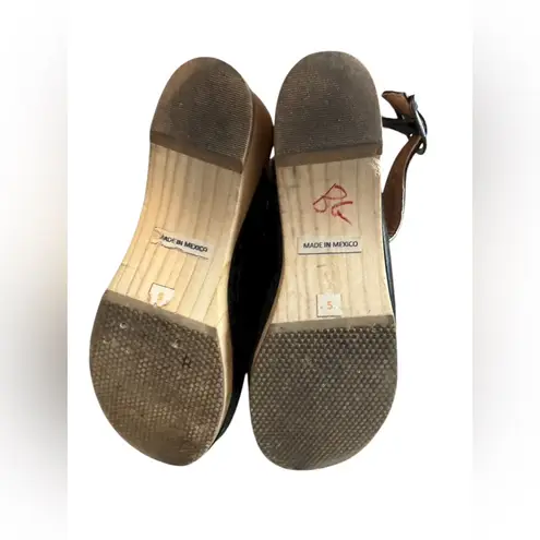 Five Worlds Zen Leather Clogs Mules Size 5 Tan