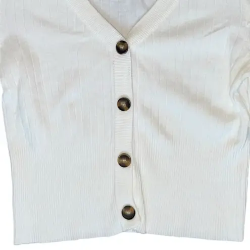 Gab & Kate V-Neck Cropped Cardigan Sweater Short Sleeve Button Up Size Medium - Image 3