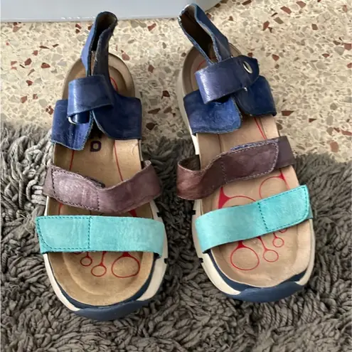 Biónica leather Sandals Velcro straps size 7 Blue