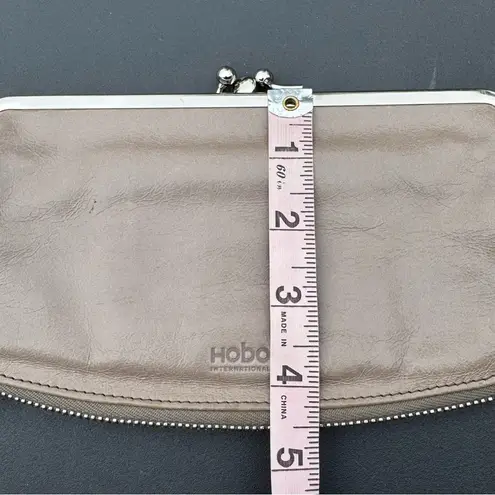 Hobo International Wallet Clutch In Gray Or Taupe Color With Lot Of Compartment Tan - Image 9