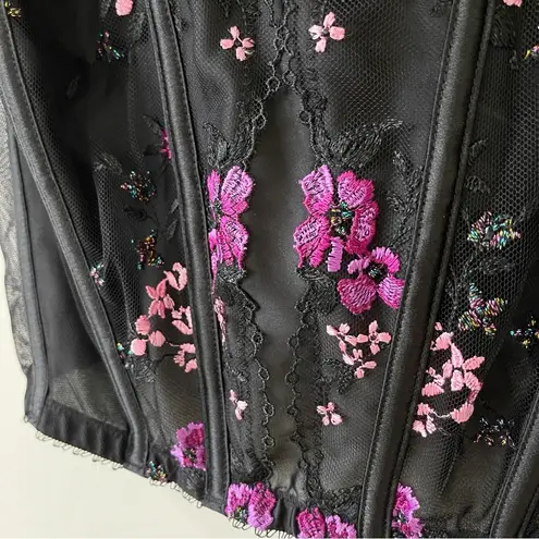 Victoria's Secret  Very Sexy Embroidered Lace Bustier Crop Lingerie NWT M DD