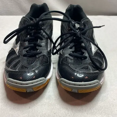 Mizuno  black and silver tennis shoes size 9