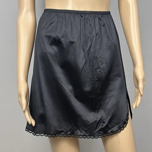 Vintage Wondermaid Half Slip Short Black Size Small 100% Nylon USA Made Lace