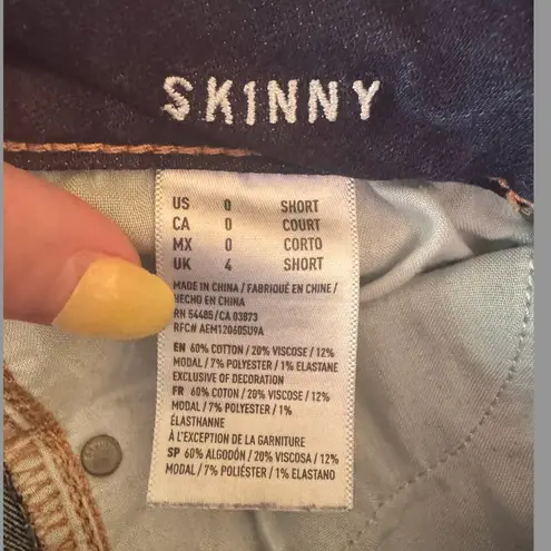 American Eagle  Super Stretch Women's Dark Wash Mid Rise Skinny Jean 0 Short