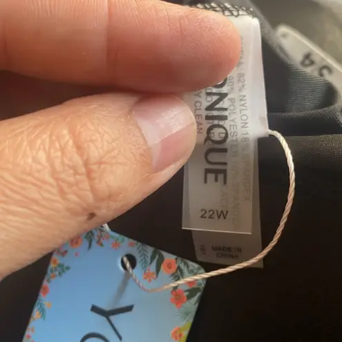 Yonique Women One Black Swimsuit Tummy Control Bathing Suit Twist Front Ruched Size 22W