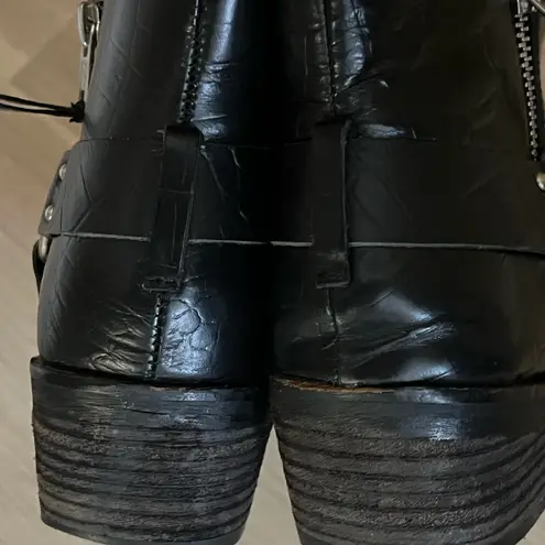 Matisse Ankle Black Crocodile Pattern Boots Size 7.5