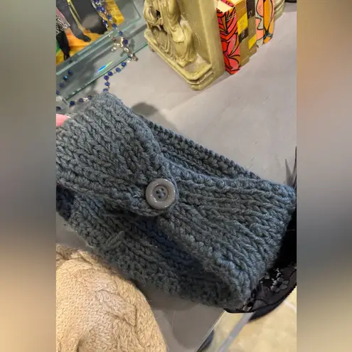 Elegant Gray Knit Headband with Feather Accent