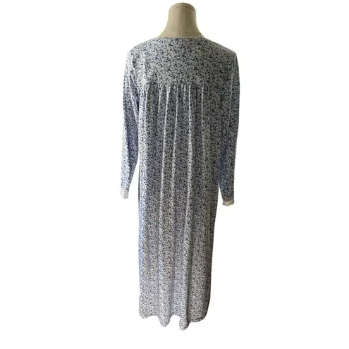 Eileen West Ladies Small Blue Floral Polyester Blend Long Sleeves Cottage White