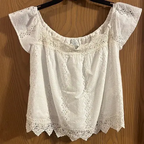 Francesca's Francesca’s Jun & Ivy White Eyelet with Lace Crop Top