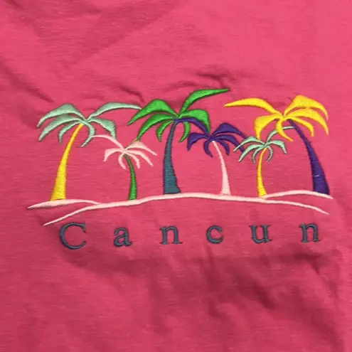 Bubble gum pink Cancun graphic tee shirt size medium