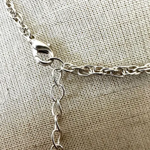Silver tone and Shell circle Pendent Necklace