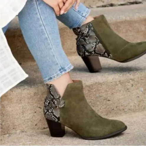 Vionic LIKE New Leather Ankle Boots