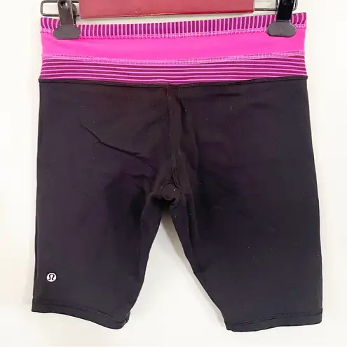 Lululemon  Size 6 Black Pink Trim Printed Reverse Groove Bike Shorts Athletic