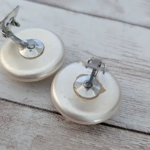 Vintage Clip On Earrings 1 & 1/8" Cream