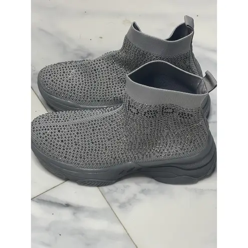 Bebe Women's‎ Sz 6.5  Silver With Sparkle  Accent Slip On No Tie Sneaker  S-661