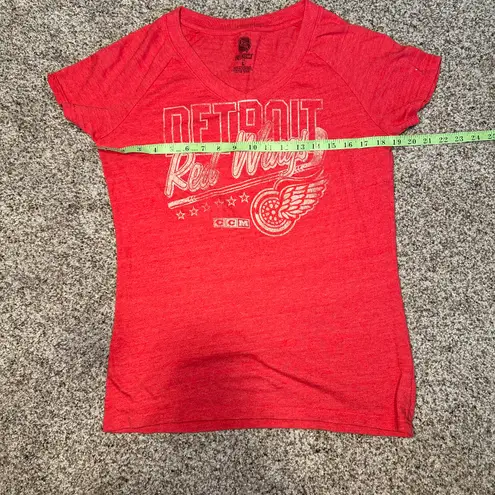 Detroit Red Wings NHL V Neck Shirt Size L