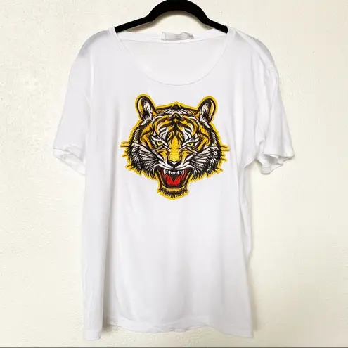 Emma & Sam LF Stores Tiger Patch Graphic Tee Size Small