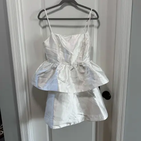 Lulus Bubbly Charm NWT size Medium White Taffeta Tiered Ruffled Mini Dress