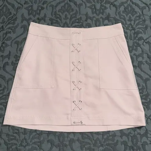 EXPRESS  women’s size 8 light pink mini skirt with criss cross design not lined - Image 4