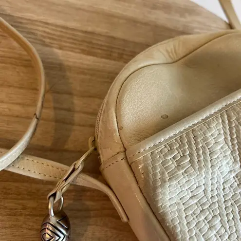 Diamicci Vintage 90s Cream Leather Woven Tassel Pull Crossbody Small. Square Bag