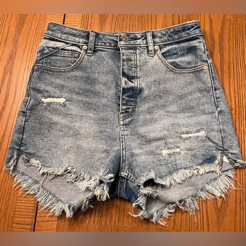 We The Free Free People  Curvy Vintage High Rise Distressed Denim Shorts Size 28